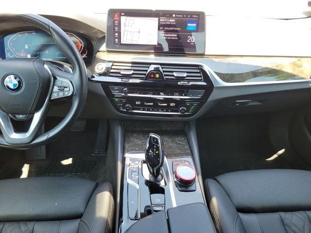 Used 2022 White BMW 540i xDrive image 16