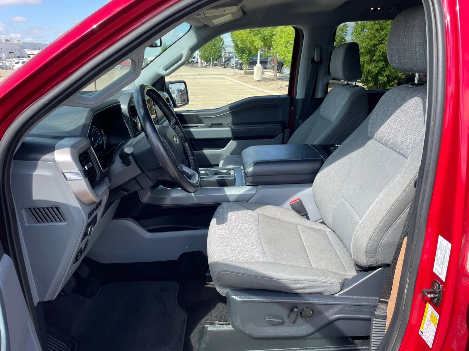 Used 2022 Red Ford XLT SuperCrew image 20