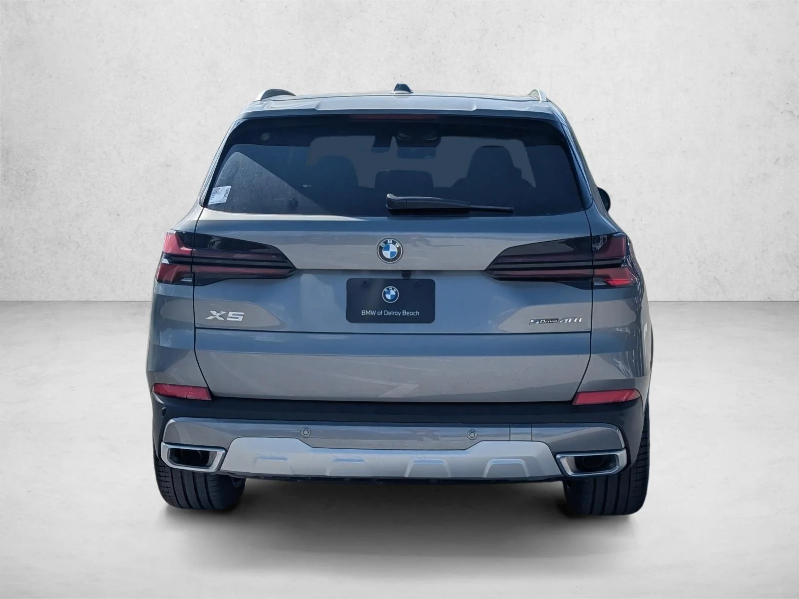 Used 2026 Skyscraper Grey Metallic BMW sDrive40i image 7