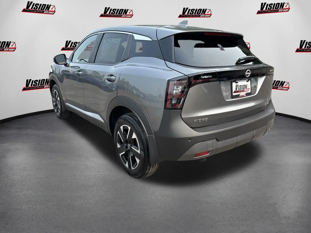 Used 2025 Gray Nissan SV image 7