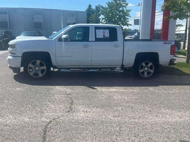 Used 2018 White Chevrolet LT image 2