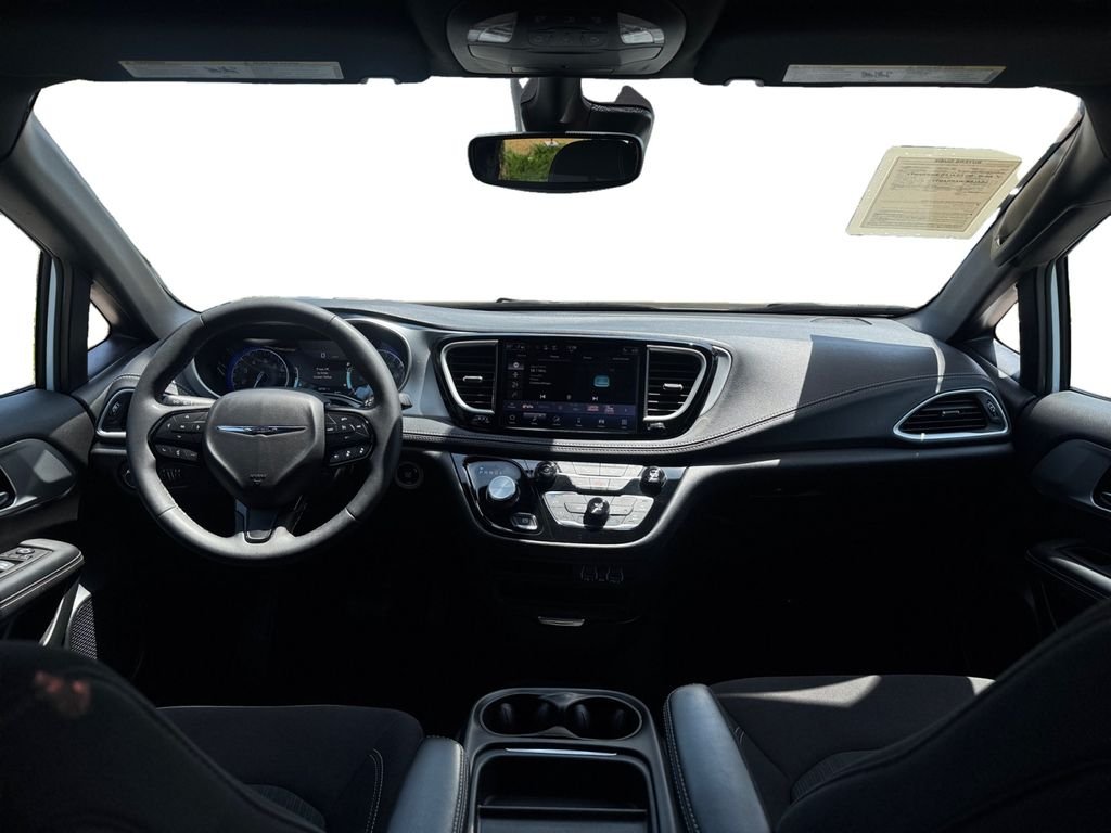 Used 2024 White Chrysler Touring image 12