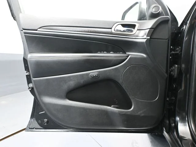 Used 2014 Black Jeep Limited image 19