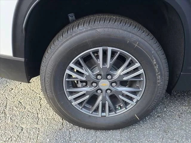 New 2026 Summit White Chevrolet LT image 32