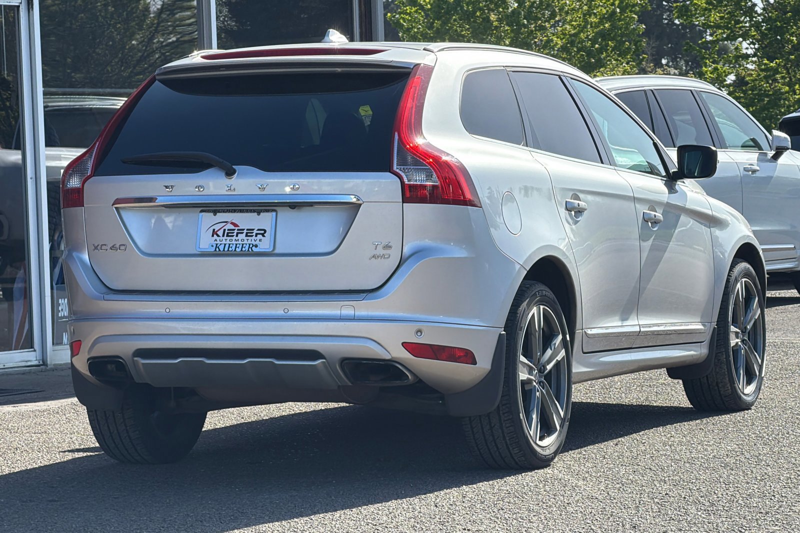 Used 2017 Silver Volvo Dynamic image 4