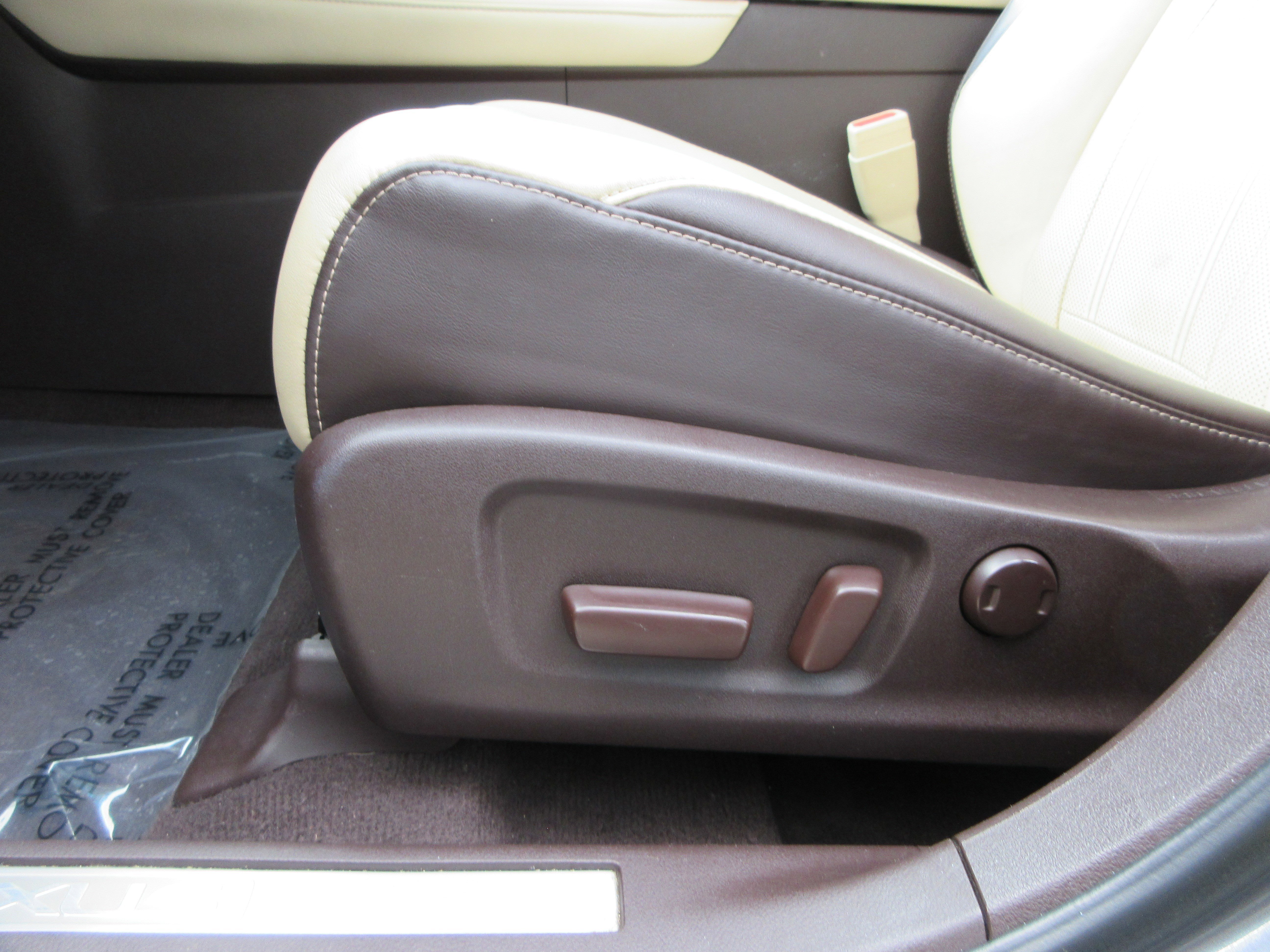 Used 2016 Nebula Gray Pearl Lexus 450h image 32