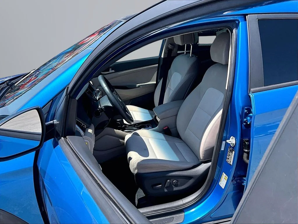 Used 2018 Blue Hyundai Value image 26