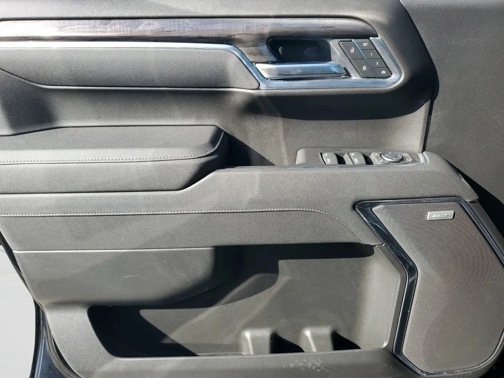 Used 2025 Black Chevrolet LTZ image 20