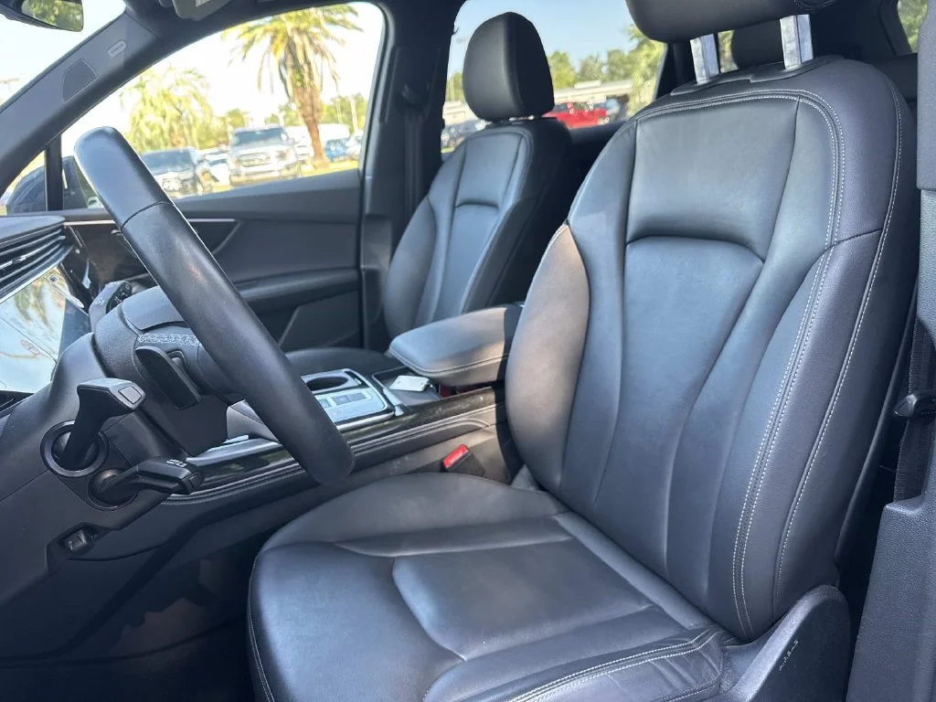 Used 2025 Black Audi 55 Premium Plus image 36