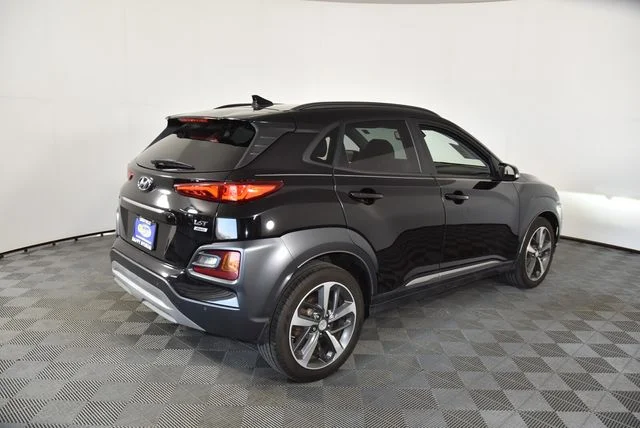 Used 2021 Black Hyundai Ultimate image 9