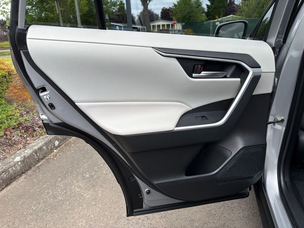 Used 2020 Silver Sky Metallic Toyota XLE image 36