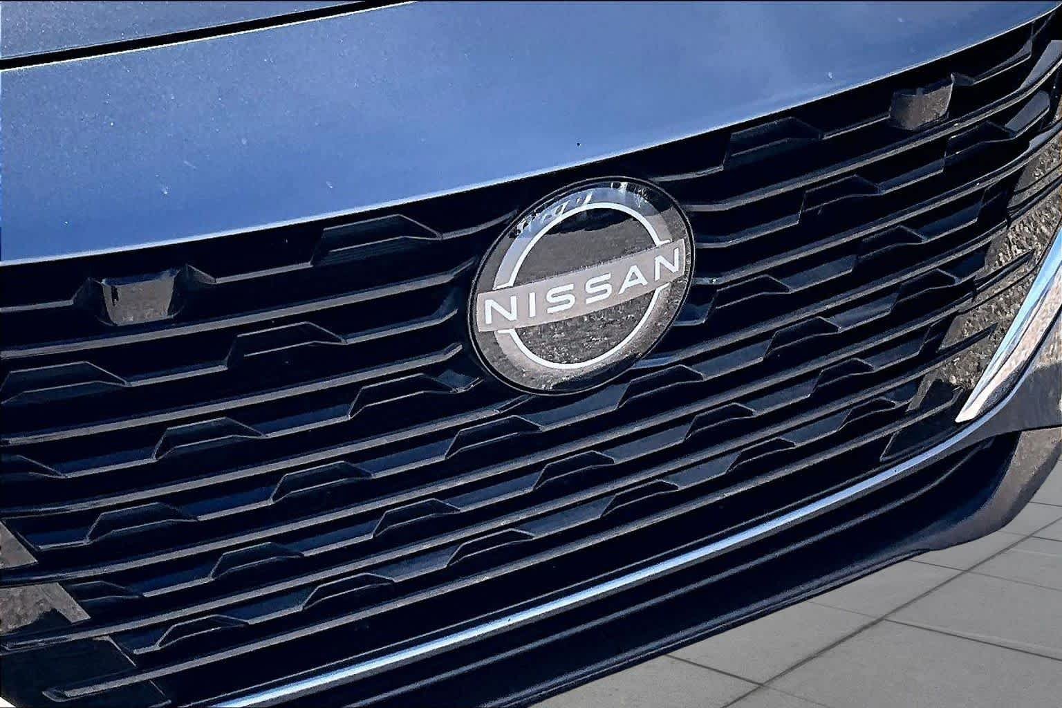 Used 2024 Gun Metallic Nissan SV image 27