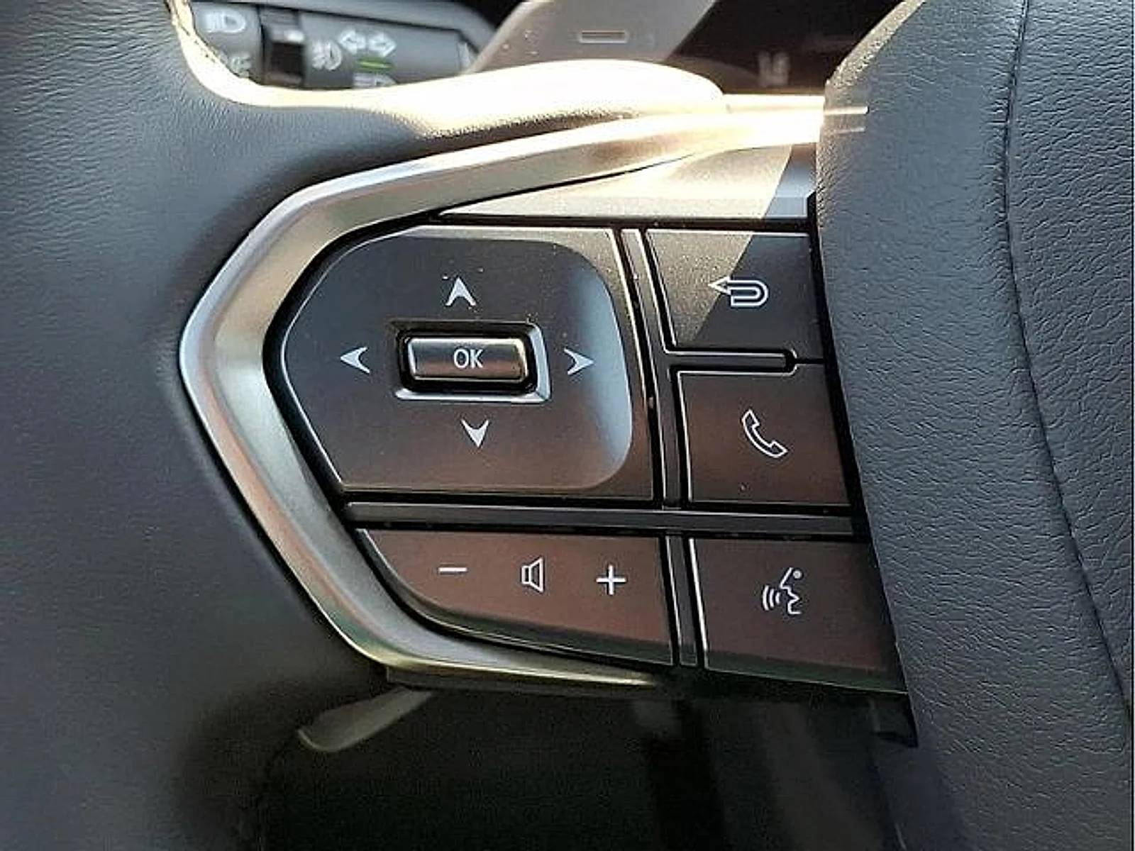 Certified Used 2024 CLOUDBURST GRAY Lexus Premium image 19
