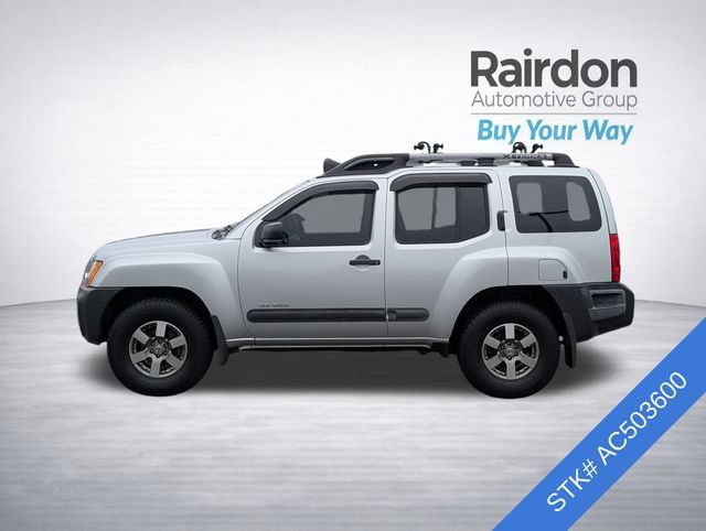 Used 2010 Silver Lightning Metallic Nissan Off-Road image 4