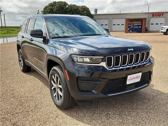 New 2027 PX8 High Gloss Jeep LAREDO 4X2 image 5
