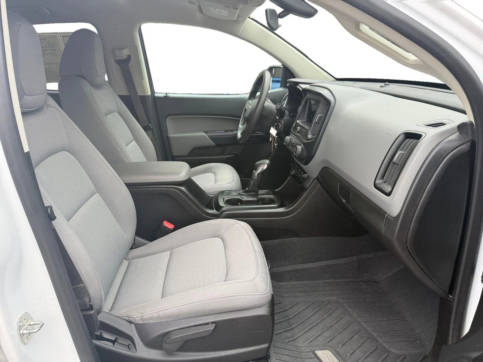 Used 2022 Summit White Chevrolet WT image 24