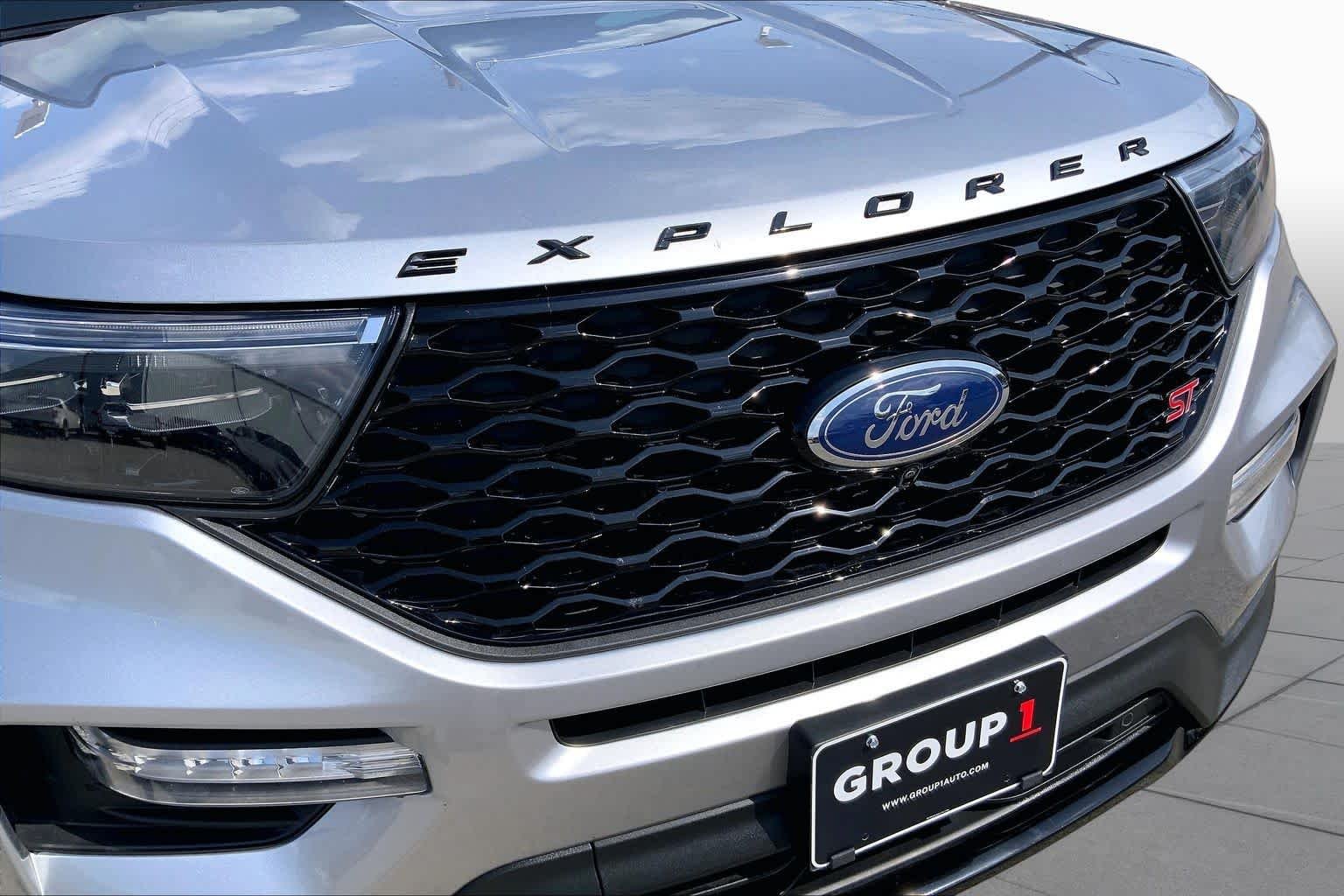 Used 2022 Iconic Silver Ford ST image 30