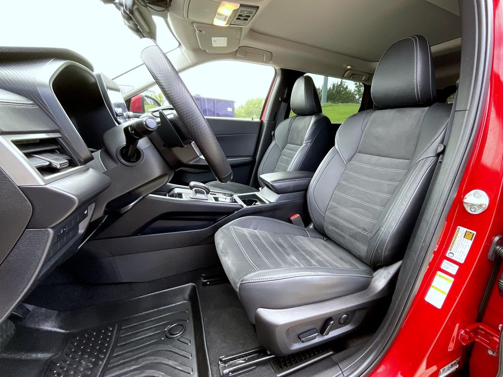 Used 2023 Red Mitsubishi SE image 10