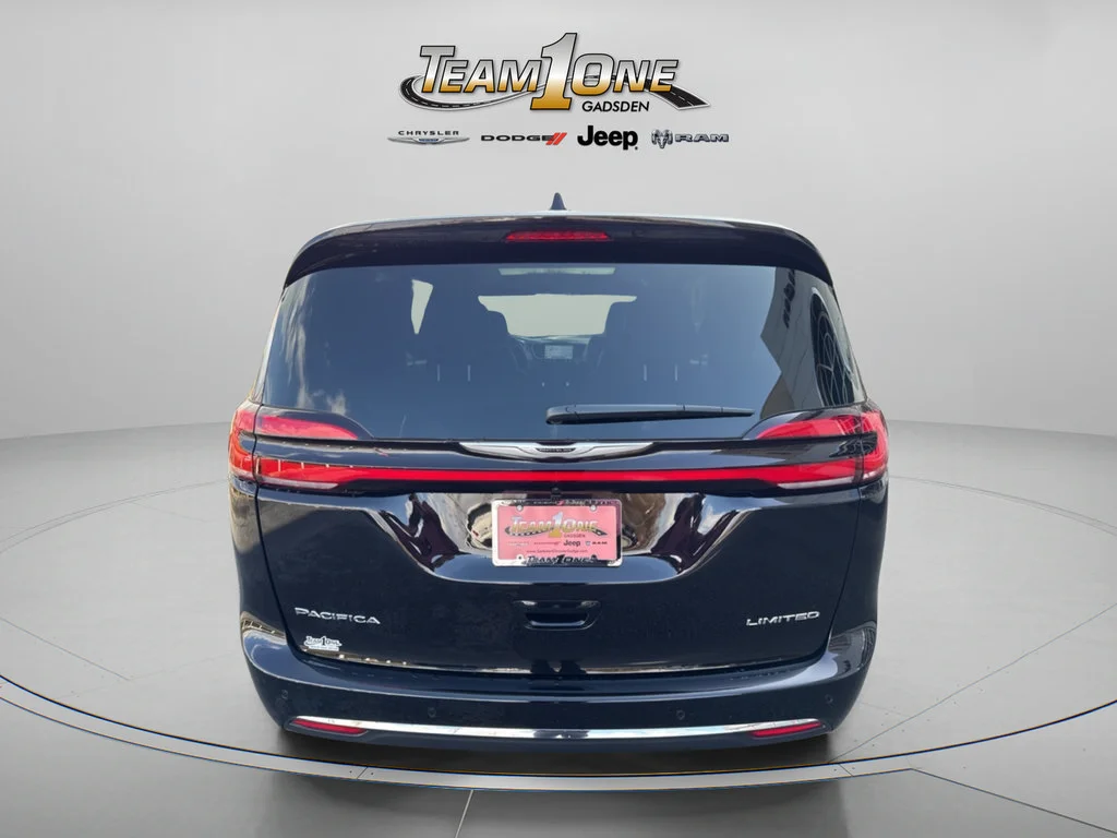 New 2026 Diamond Black Crystal Pearl-Coat Exterior Paint Chrysler Limited image 8
