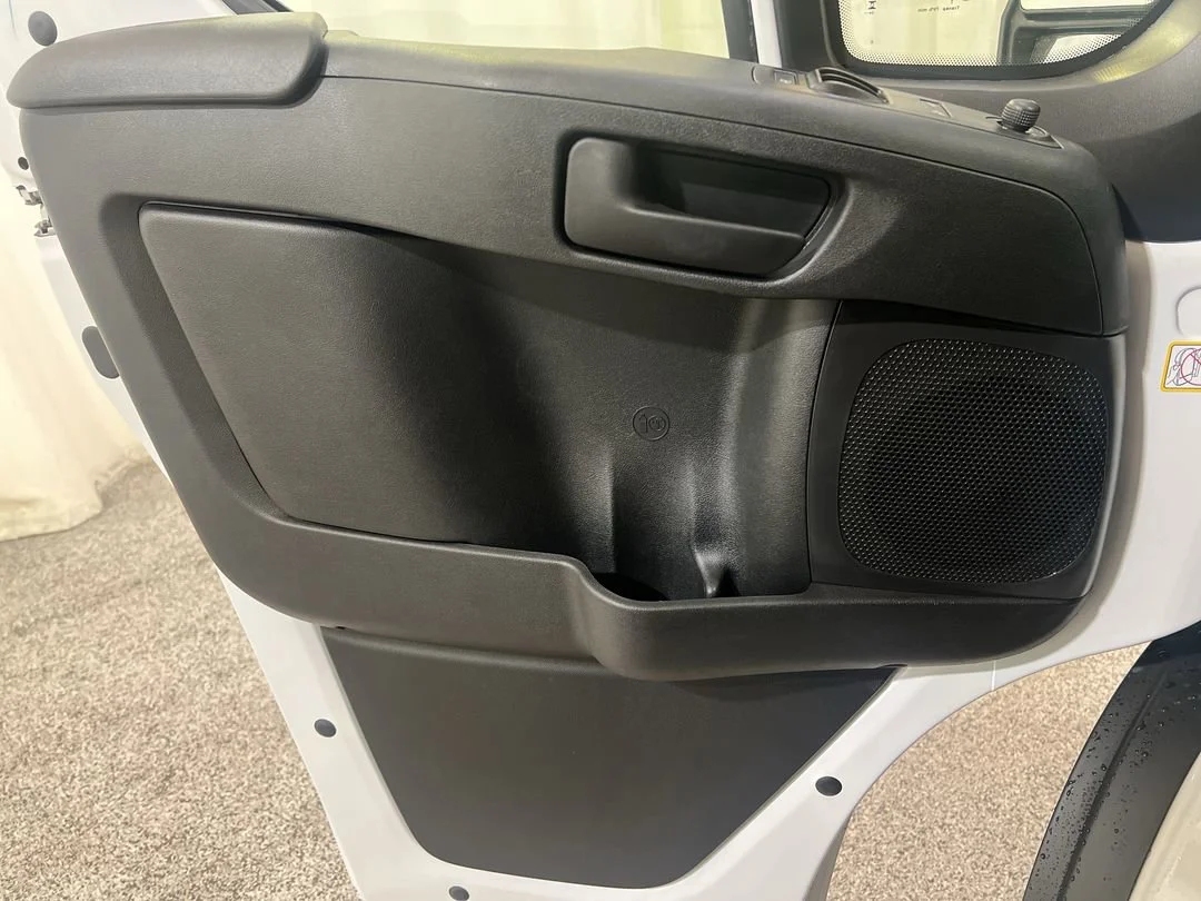 New 2026 Bright White Clear-Coat Exterior Paint RAM Tradesman 1500 Low Roof 118 WB w/Pass Seat image 17