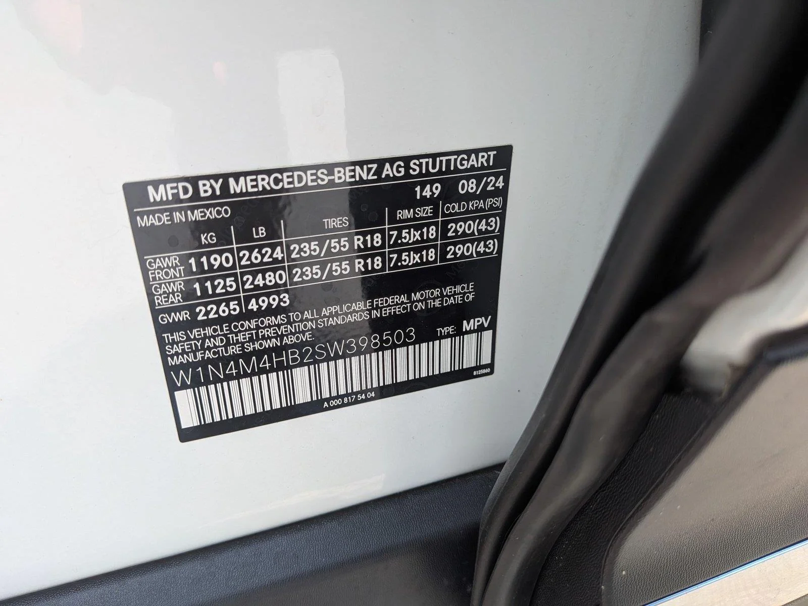 Used 2025  Mercedes-Benz GLB 250 image 38