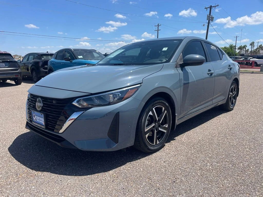 Used 2025 Gray Nissan SV image 3