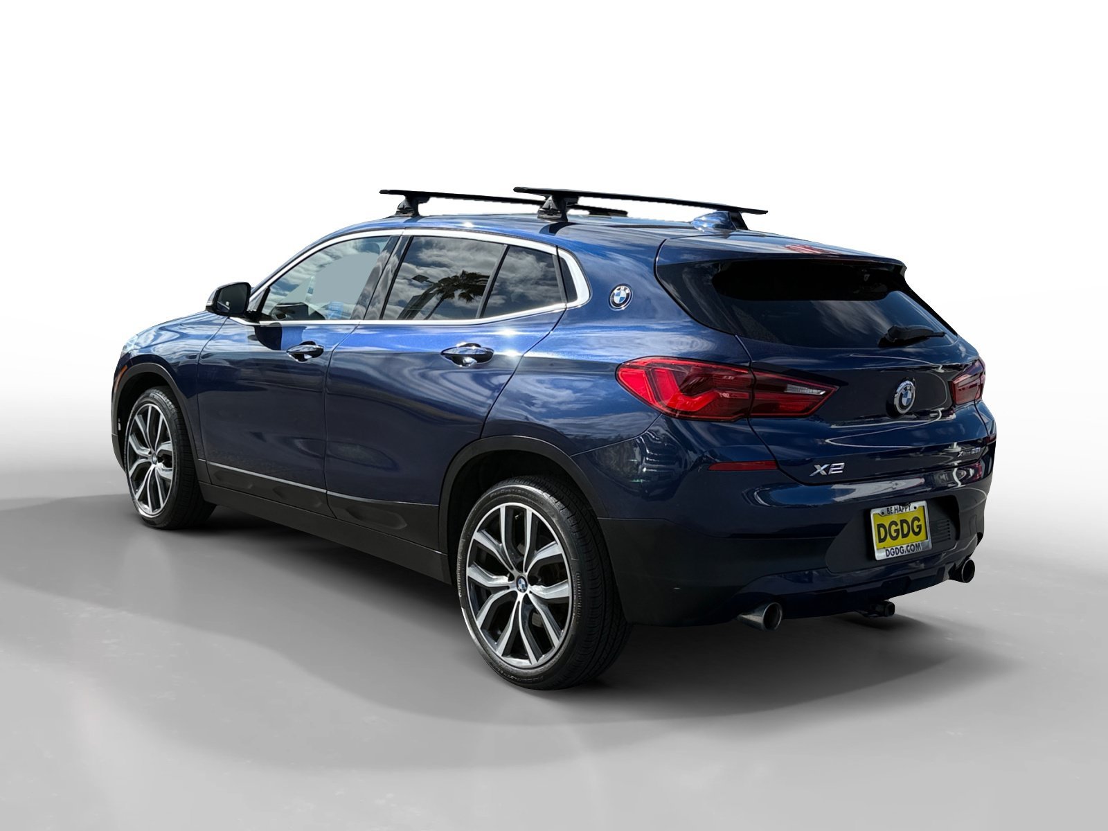 Used 2018 Blue Metallic BMW xDrive28i image 3