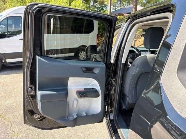 Used 2022 Black Ford XLT image 16