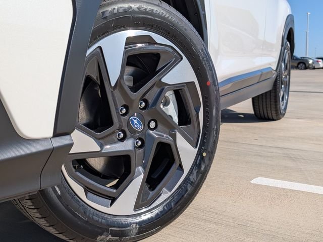New 2026 CRYSTAL WHITE PEARL Subaru Limited image 2