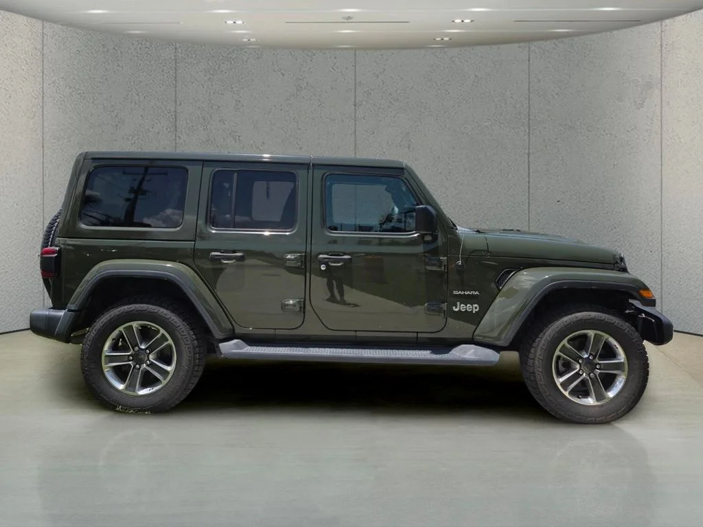 Used 2020 Green Jeep Unlimited Sahara image 6