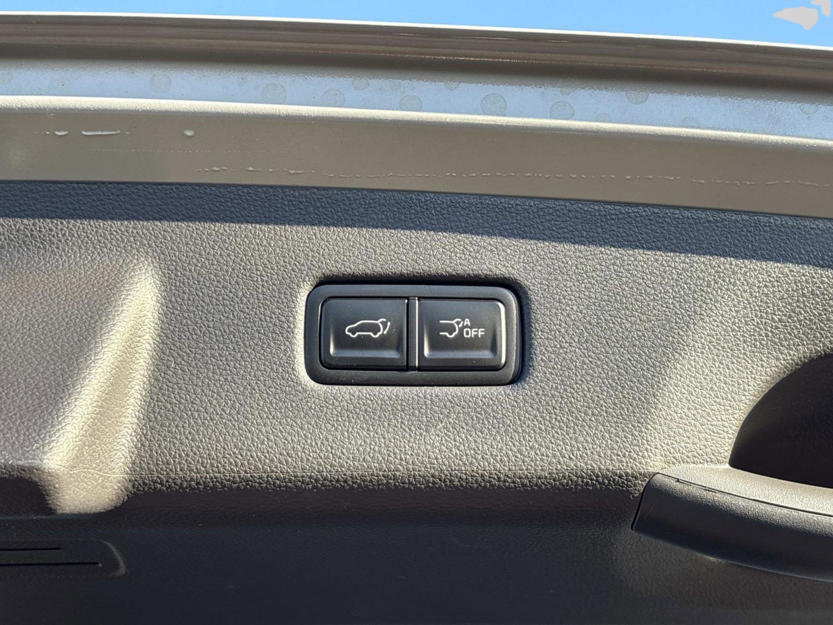 New 2026 Ceramic Silver Kia EX image 13