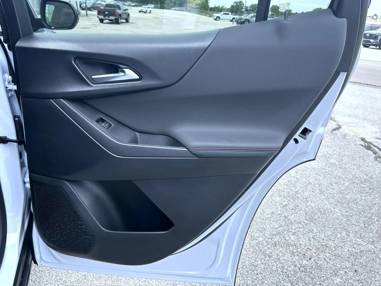 New 2026 Polar White Tricoat Chevrolet RS image 18