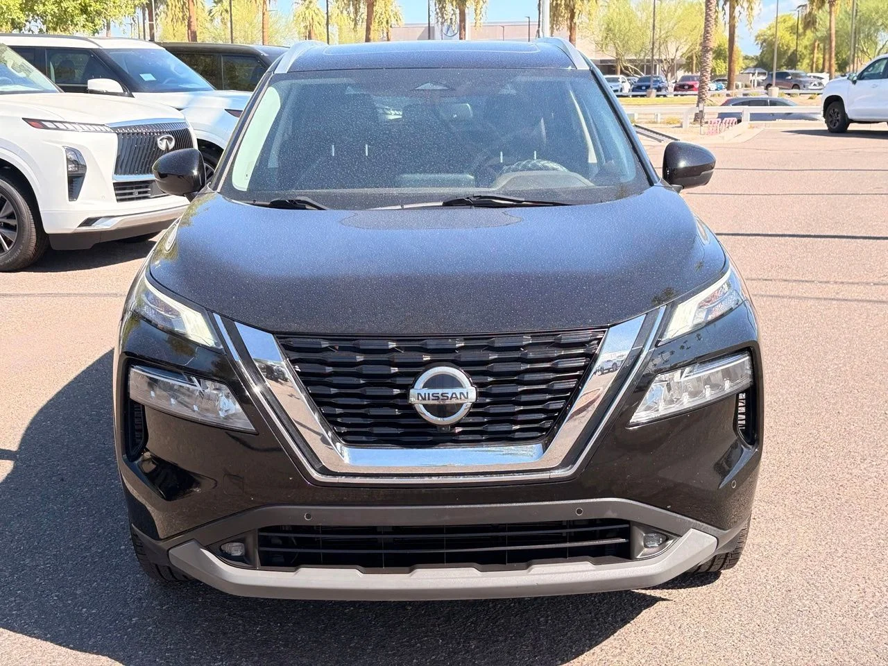Used 2021 Super Black Nissan SL image 8