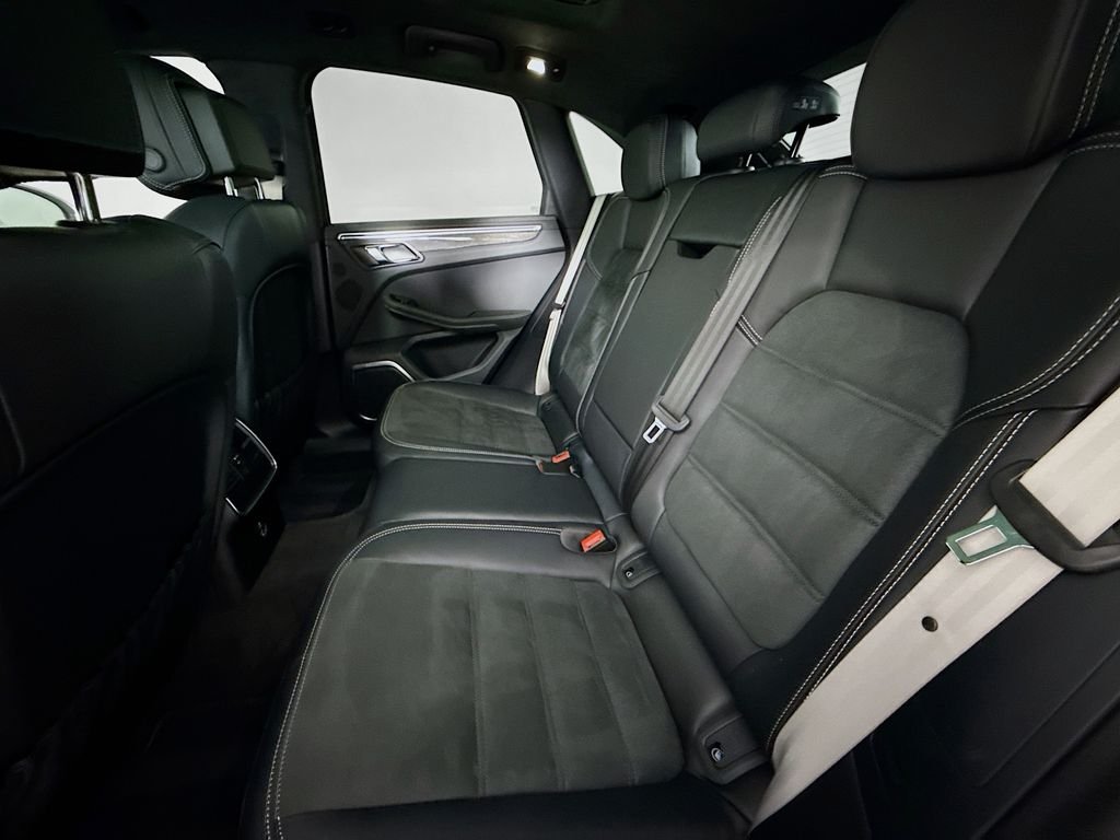 Used 2023  Porsche GTS image 26