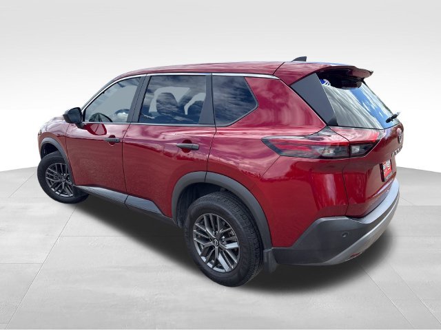 Used 2023 Red Nissan S image 5