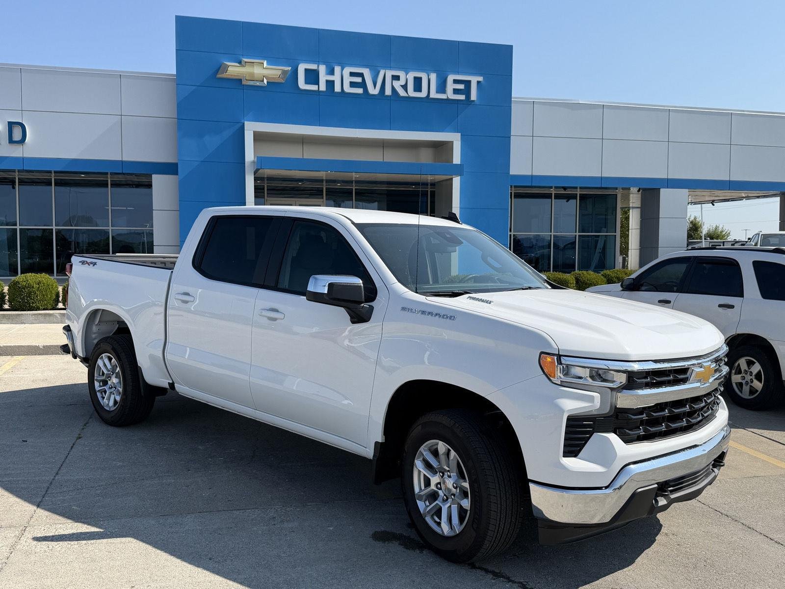Used 2026 Summit White Chevrolet LT (2FL) image 16
