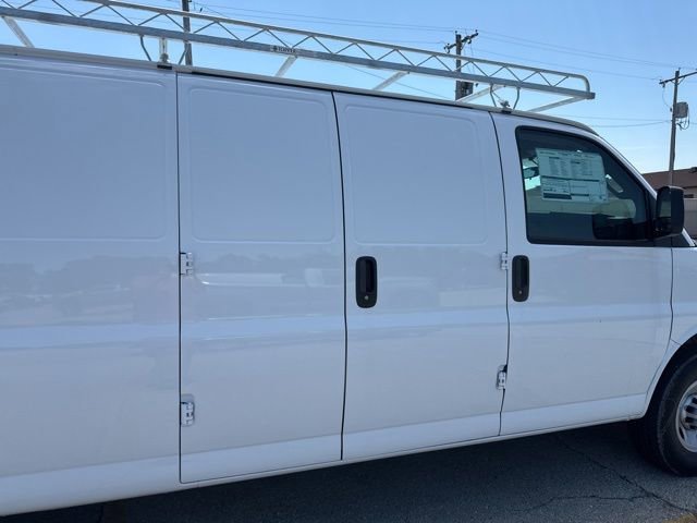 2026 Chevrolet Express Cargo Work Van - Photo 6