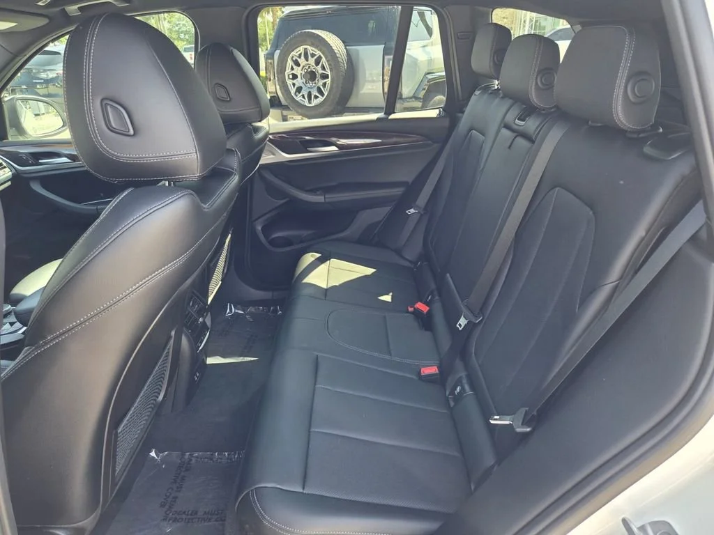 Used 2023 Alpine White BMW xDrive30i image 24