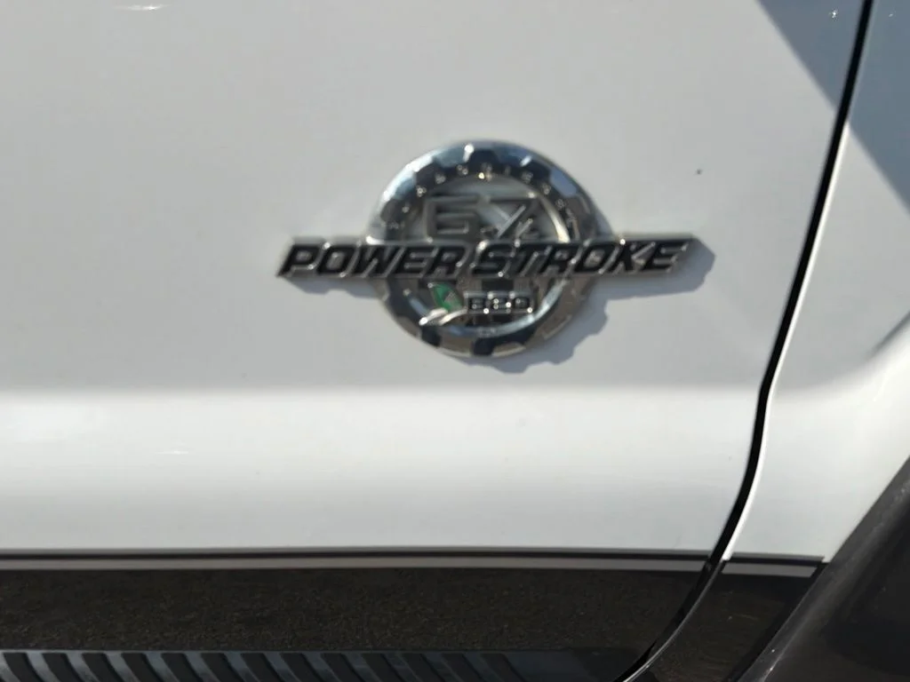 Used 2015 White Ford Lariat image 6