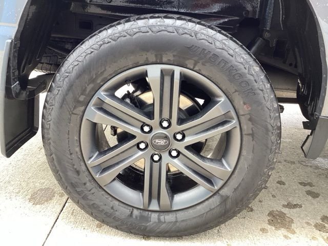 Certified Used 2022 Gray Metallic Ford Lariat image 8