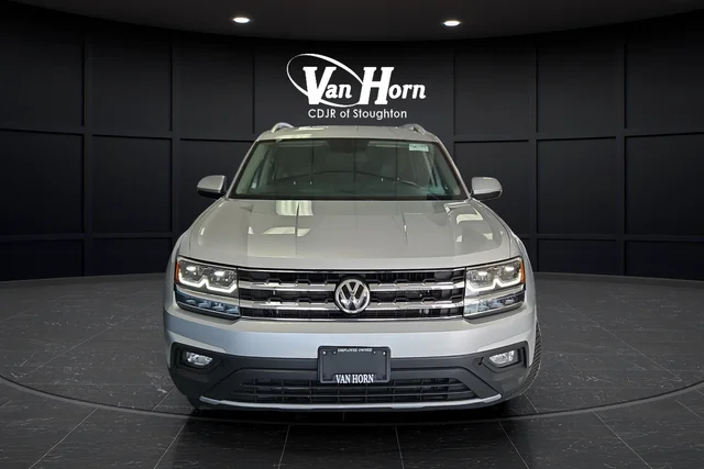 Used 2018 Volkswagen Atlas SE with VIN 1V2KR2CA8JC564492 for sale in Stoughton, WI
