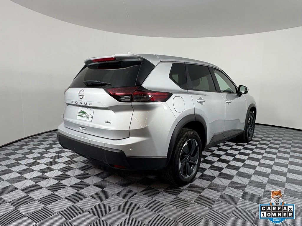 Used 2025 Silver Nissan SV image 8