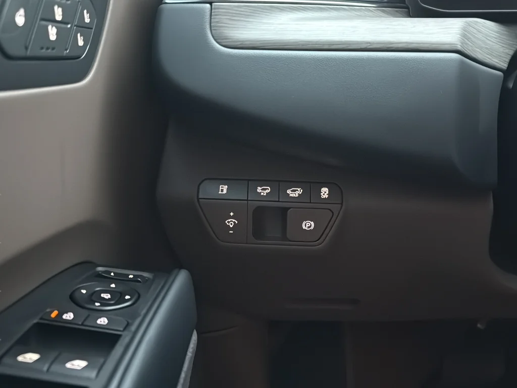 Certified Used 2024 Aurora Black Pearl Kia Land image 15