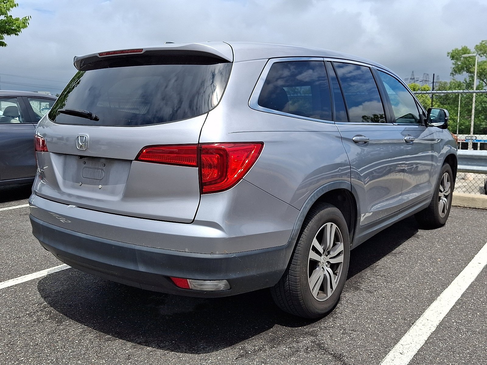 Used 2018 Lunar Silver Metallic Honda EX image 3