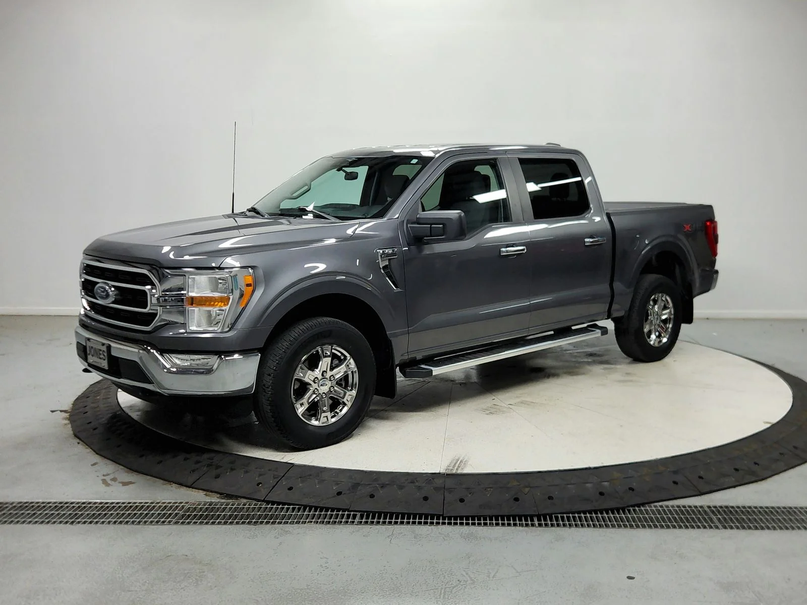 Used 2023  Ford XLT image 4