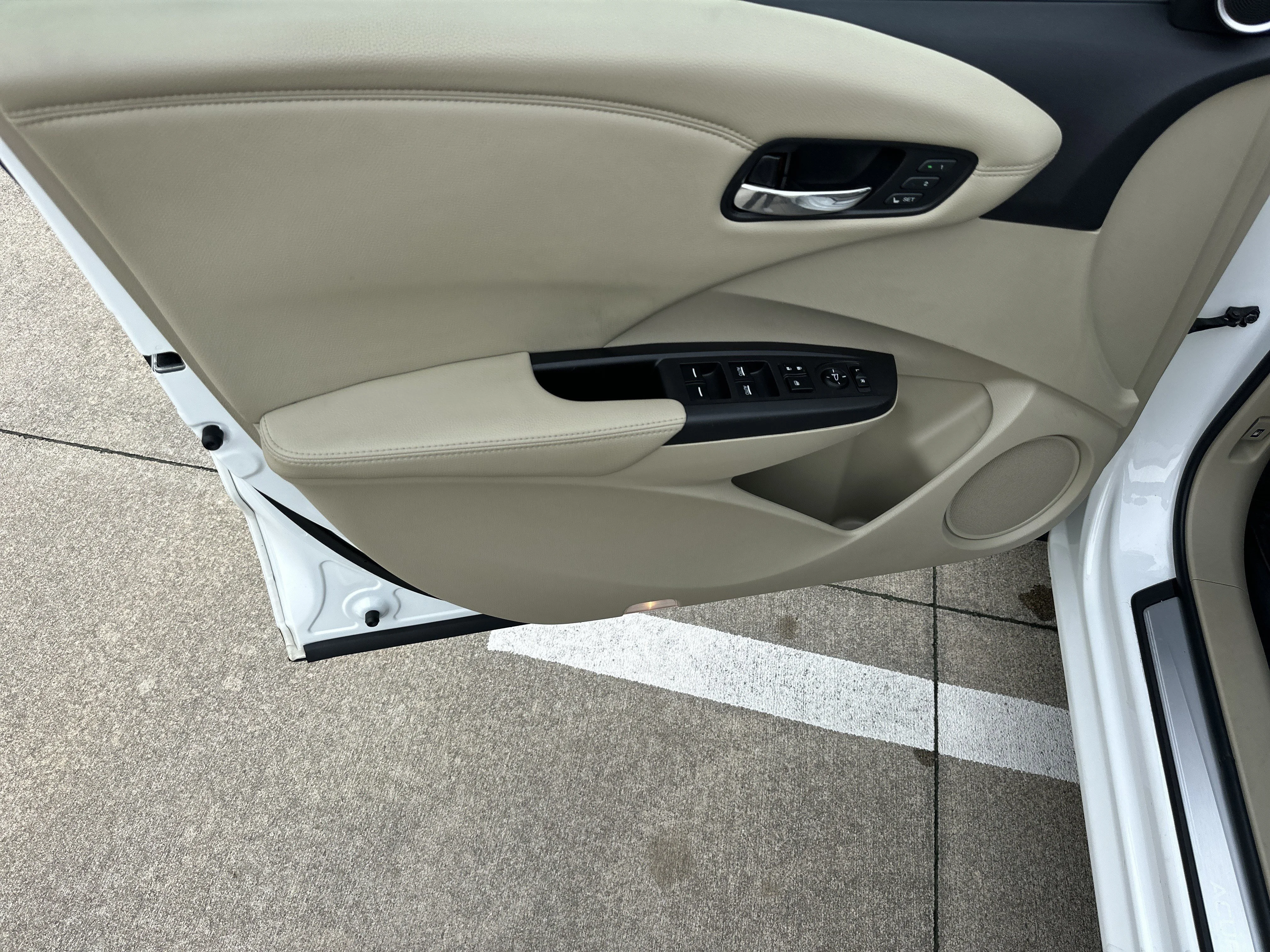 Used 2017 White Diamond Pearl Acura Advance Package image 11