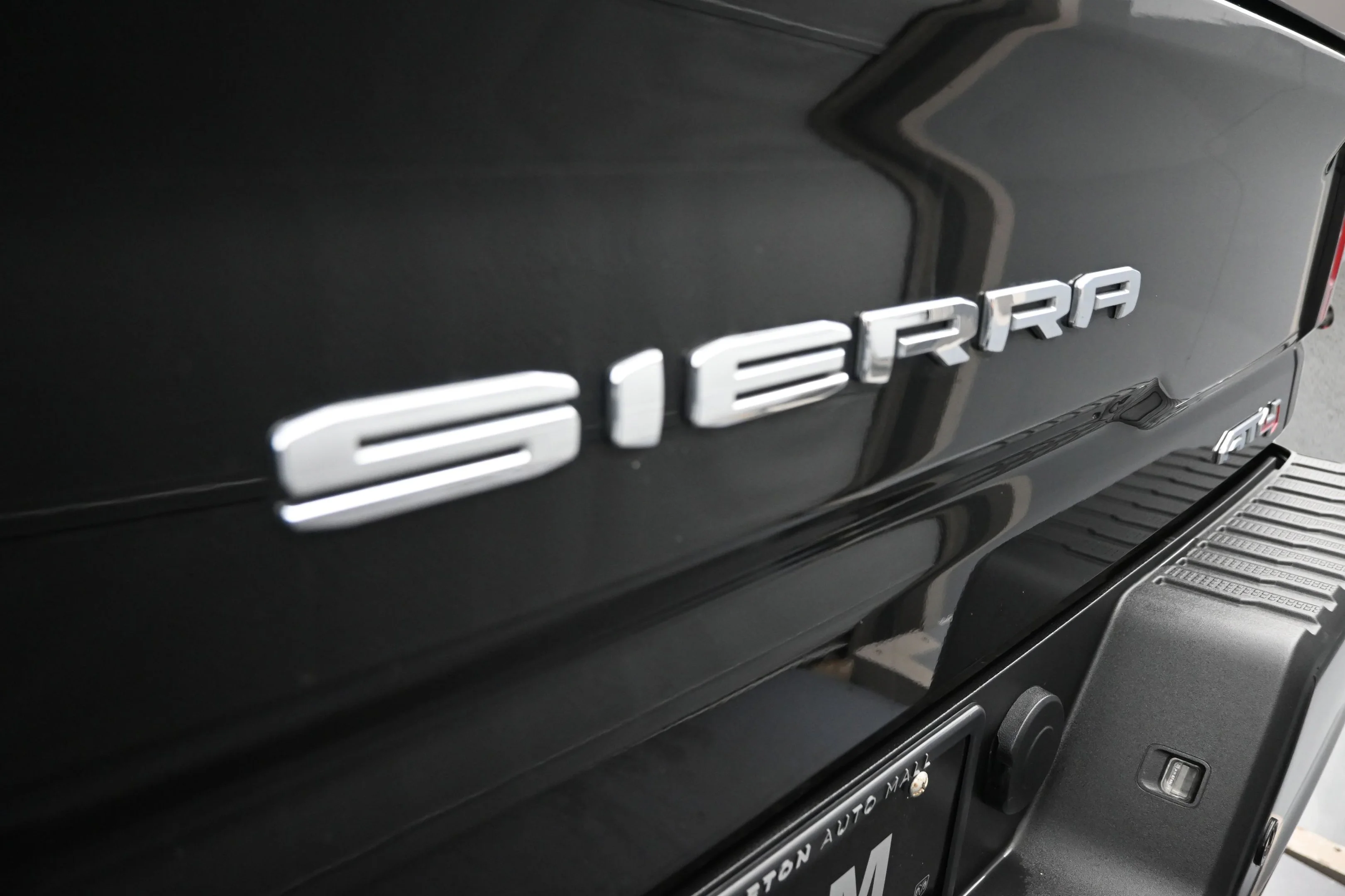 Used 2020 Onyx Black GMC AT4 image 22