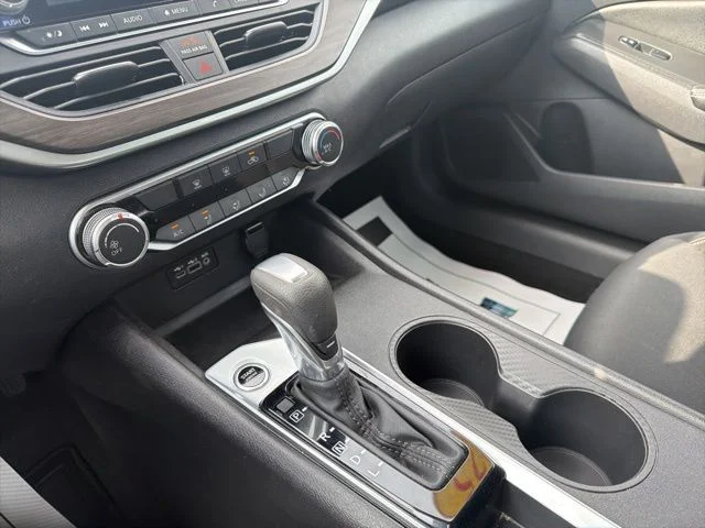 2025 Nissan Altima SV - Photo 36