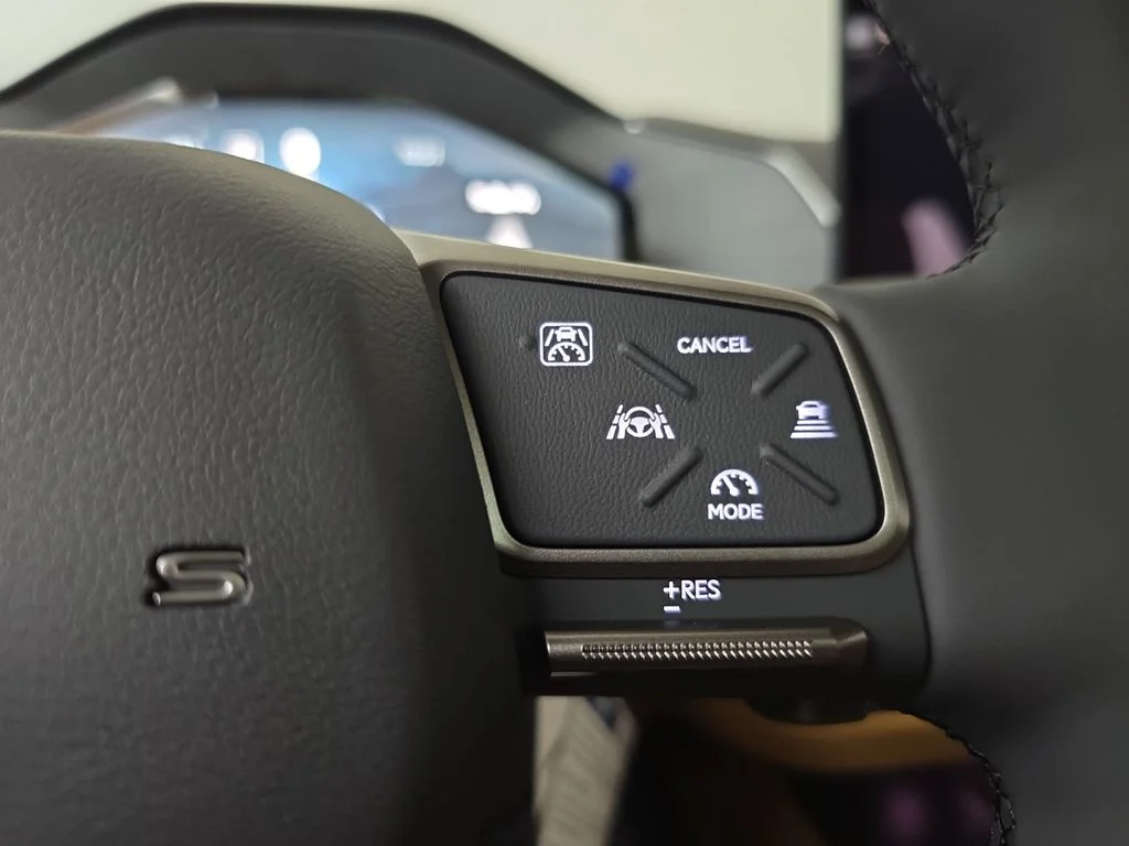 New 2026 Caviar Lexus PREMIUM AWD image 18