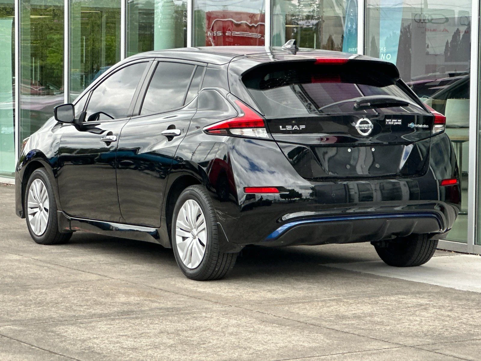 Used 2022 Super Black Nissan S image 5